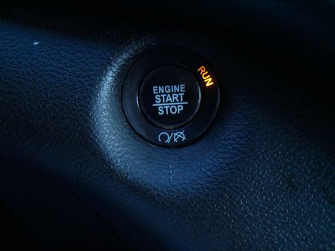 Used 2018 Jeep Cherokee Limited image 31