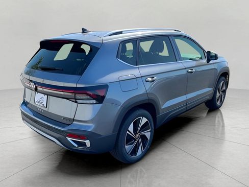 New 2025 Volkswagen Taos SE image 7