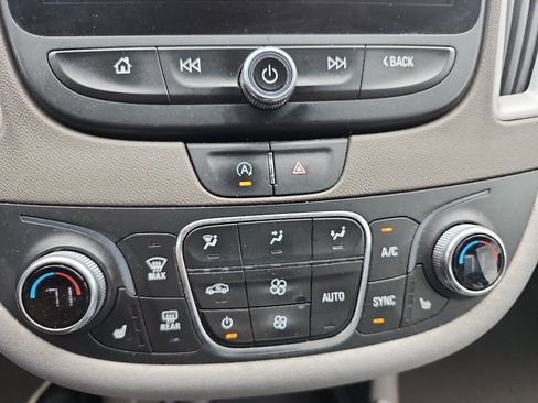 Used 2022 Chevrolet Malibu LT FWD image 26