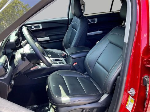 Used 2023 Ford Explorer XLT w/ Equipment Group 202A RWD image 46