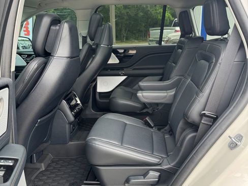 Used 2025 Lincoln Aviator Reserve w/ Equipment Group 201A AWD/4WD image 14