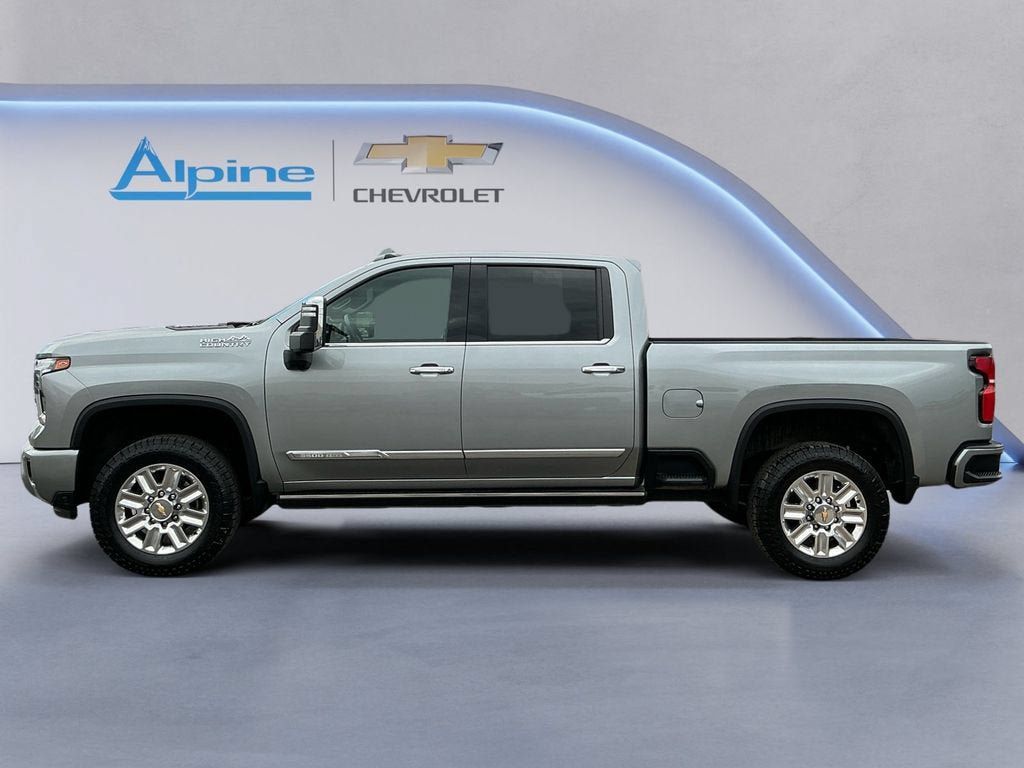 Used 2025 Chevrolet Silverado 3500 High Country w/ High Country Premium Package AWD/4WD image 2
