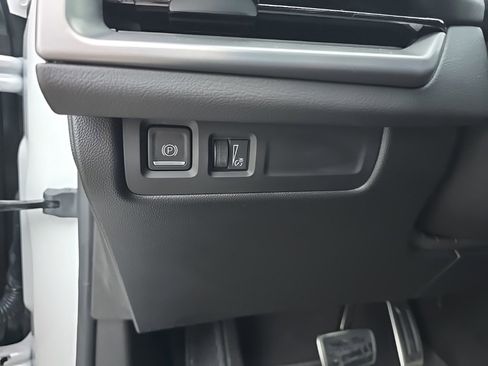 Used 2024 Cadillac XT4 Sport image 24