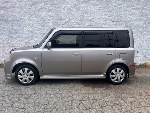 Used 2006 Scion xB FWD image 3