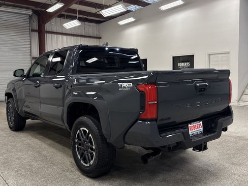 Used 2024 Toyota Tacoma TRD Sport w/ TRD Sport Upgrade Package image 12