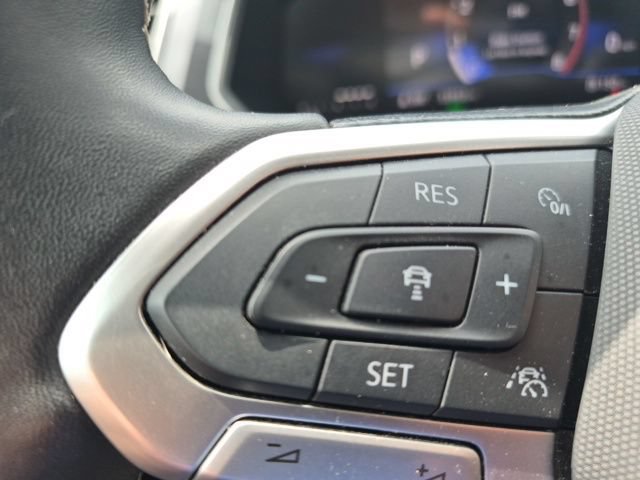 Used 2024 Volkswagen Tiguan SE AWD/4WD image 21