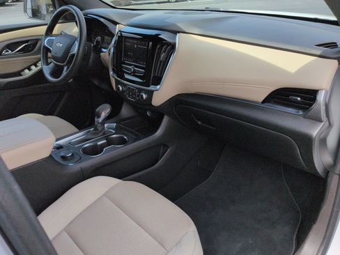 Certified 2022 Chevrolet Traverse LS AWD/4WD image 29