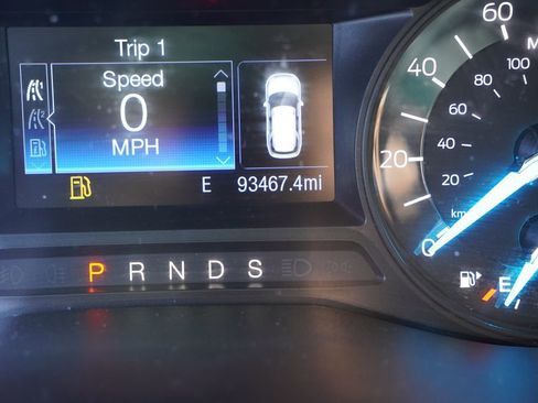 Used 2017 Ford Explorer XLT w/ Class II Trailer Tow Package image 6