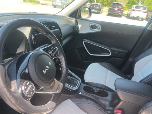 Used 2023 Kia Soul GT-Line FWD image 10