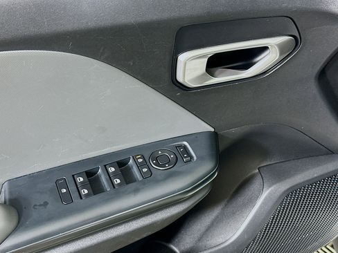 Used 2025 Kia K4 LXS FWD image 15