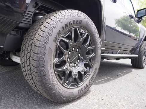 New 2025 GMC Hummer EV 2X AWD/4WD image 8