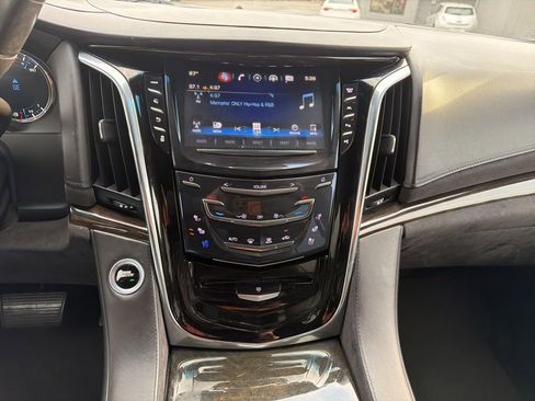 Used 2017 Cadillac Escalade ESV Platinum image 24