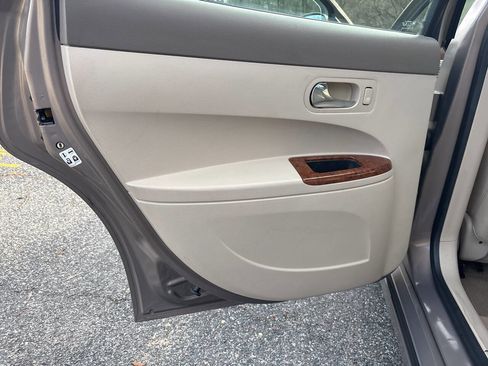 Used 2006 Buick LaCrosse CXL w/ Driver Confidence Package image 22