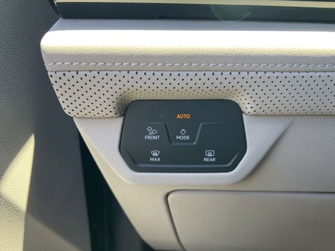 Used 2026 Volkswagen Atlas SE FWD image 26