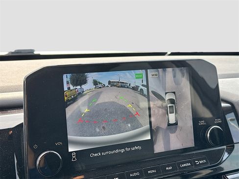 Used 2022 Nissan Pathfinder SL w/ SL Premium Package image 16