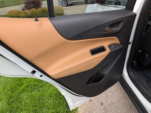 Used 2018 Chevrolet Equinox Premier FWD image 24