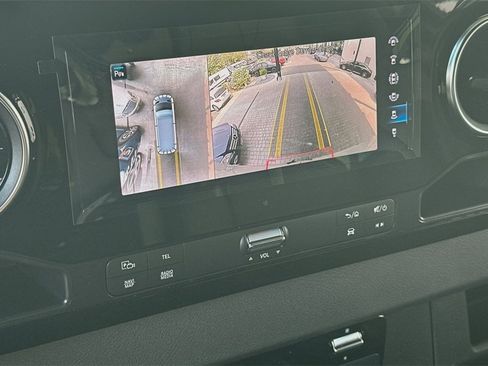 Used 2024 Mercedes-Benz Sprinter 2500 image 19