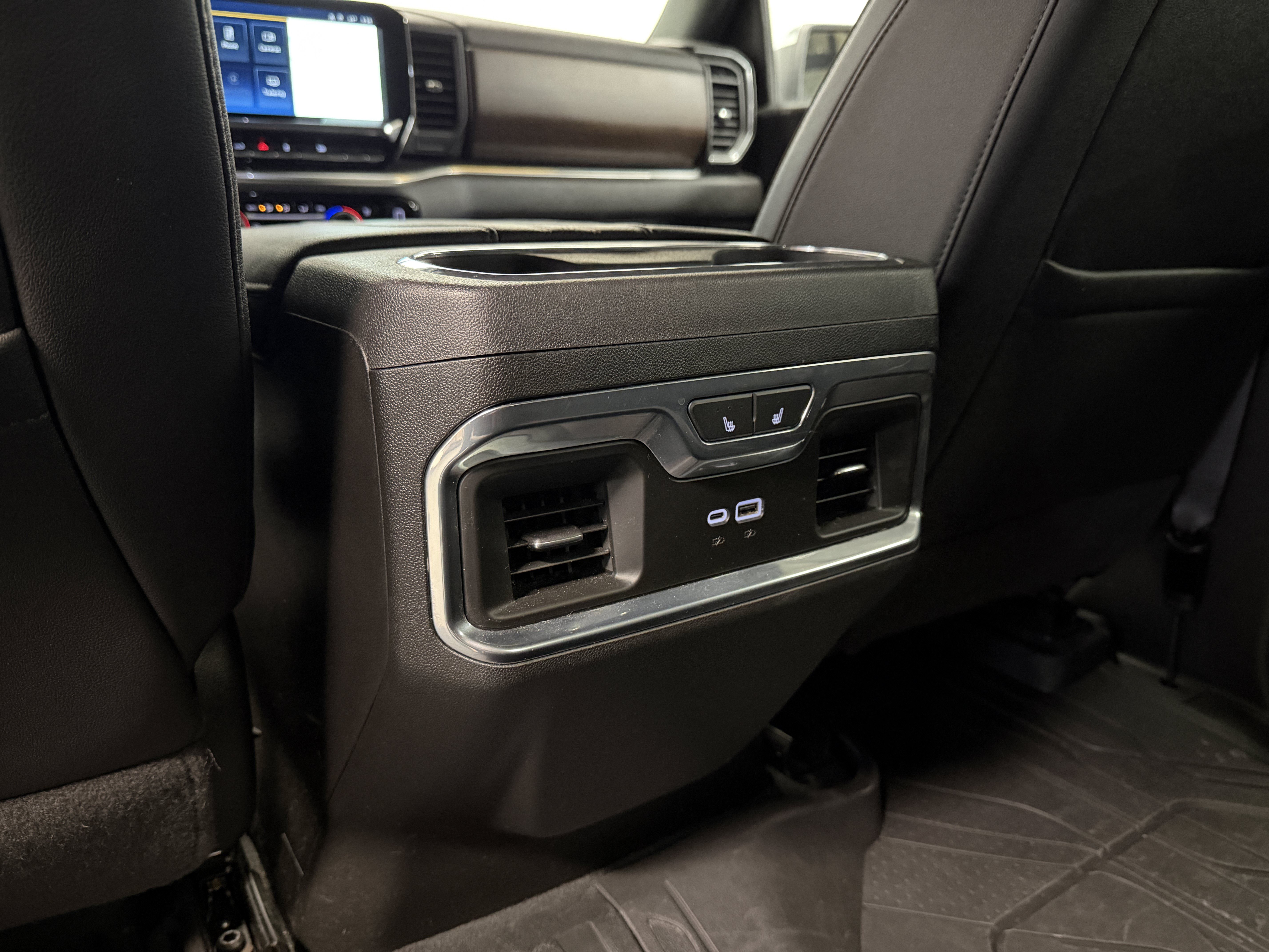 Used 2024 Chevrolet Silverado 1500 High Country w/ High Country Premium Package AWD/4WD image 27