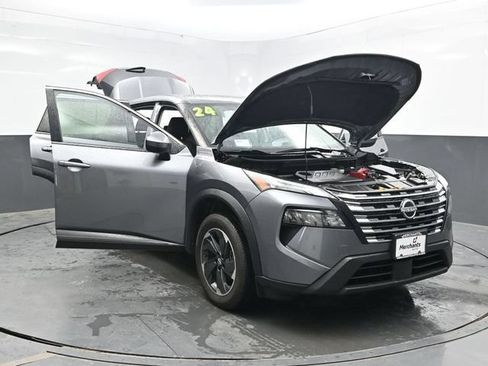 Used 2024 Nissan Rogue SV AWD/4WD image 45