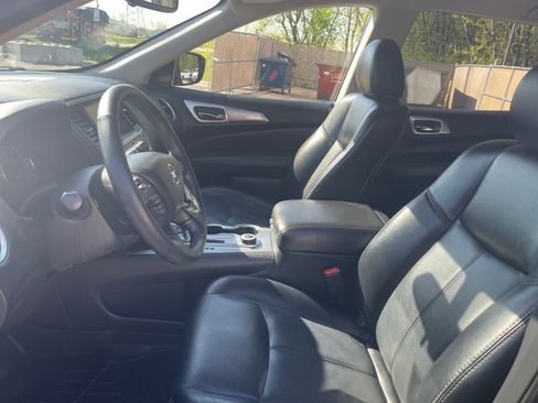 Used 2019 Nissan Pathfinder SL AWD/4WD image 9