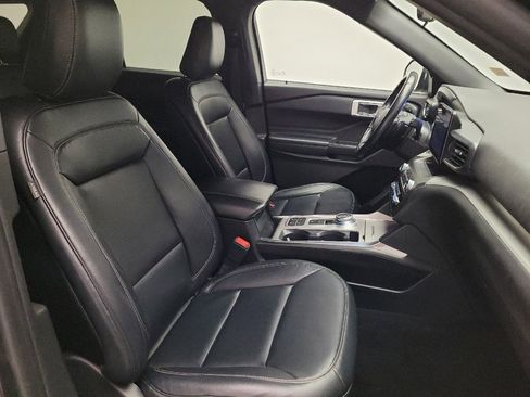 Used 2020 Ford Explorer XLT w/ Equipment Group 202A RWD image 21