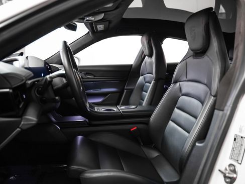 Certified 2020 Porsche Taycan Turbo image 5