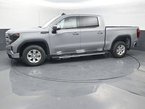 Used 2024 GMC Sierra 1500 SLE RWD image 2