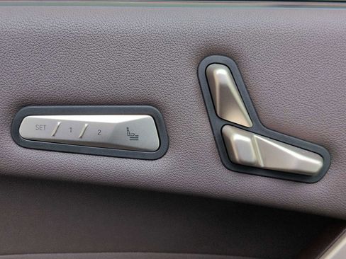 Certified 2025 BMW iX xDrive50 w/ Premium Package image 17