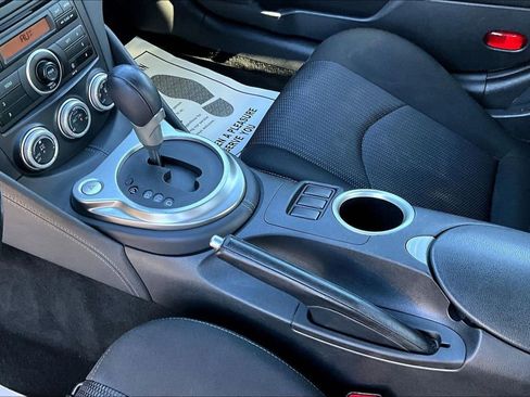 Used 2014 Nissan 370Z Coupe image 16