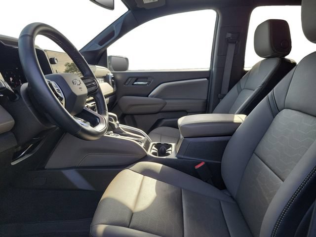 Used 2026 Chevrolet Colorado ZR2 w/ Technology Package AWD/4WD image 5