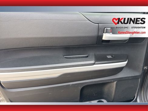 Used 2018 Toyota Tundra SR5 w/ TRD Off Road Package AWD/4WD image 33