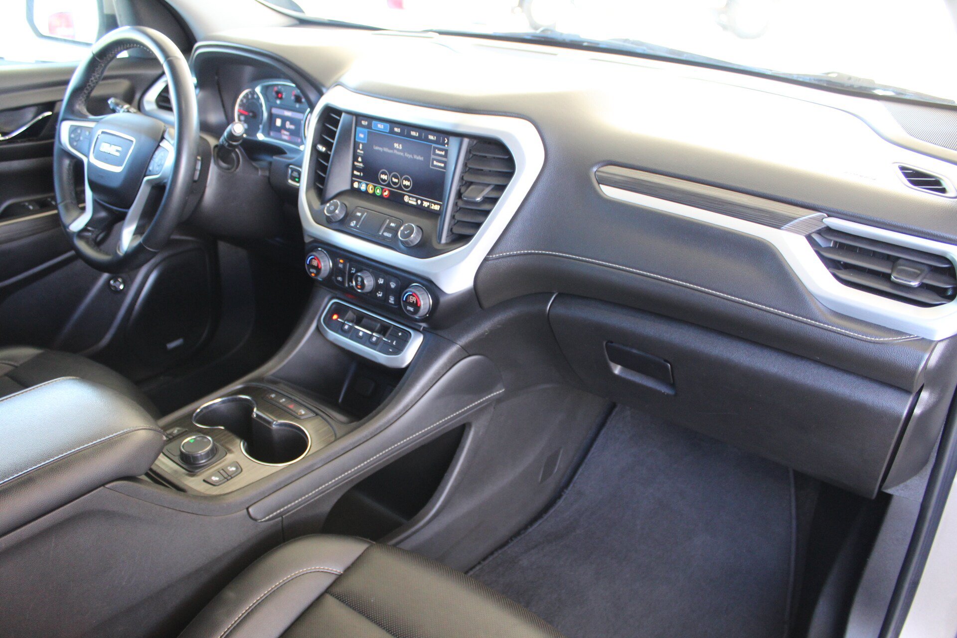 Used 2023 GMC Acadia SLT FWD image 18