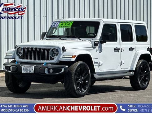 Used 2024 Jeep Wrangler Unlimited Sahara AWD/4WD image 8