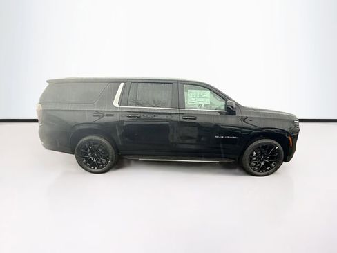 New 2026 Chevrolet Suburban LT image 5