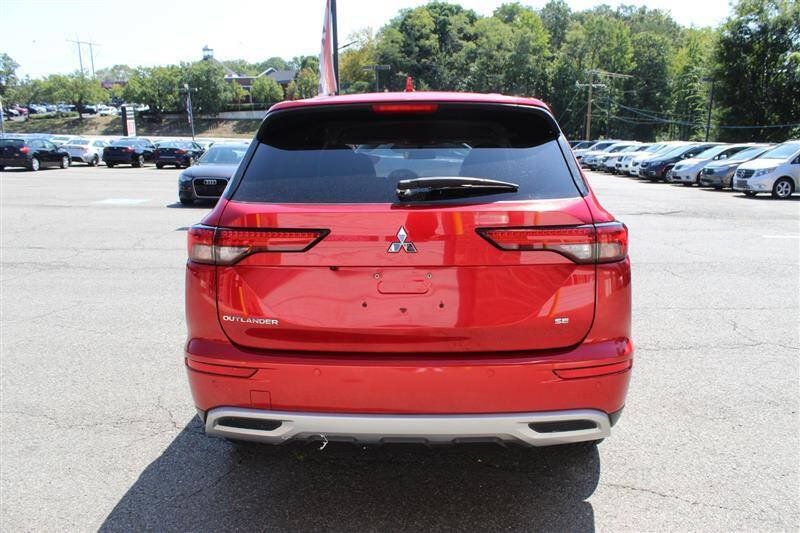 Used 2023 Mitsubishi Outlander SE AWD/4WD image 4