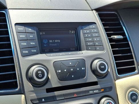 Used 2018 Ford Taurus SE FWD image 19