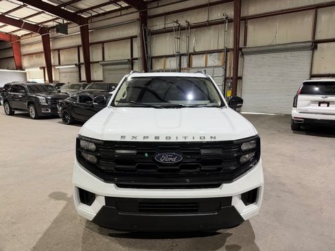 Used 2025 Ford Expedition Active AWD/4WD image 11