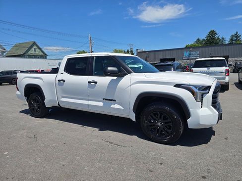 Used 2025 Toyota Tundra SR5 AWD/4WD image 5