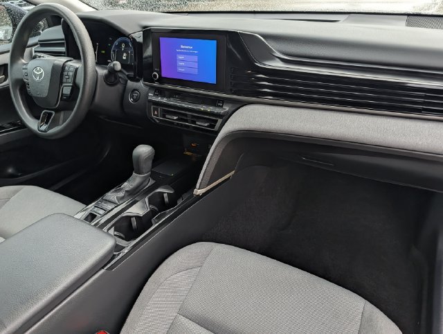 Used 2025 Toyota Camry LE w/ Convenience Package FWD image 32