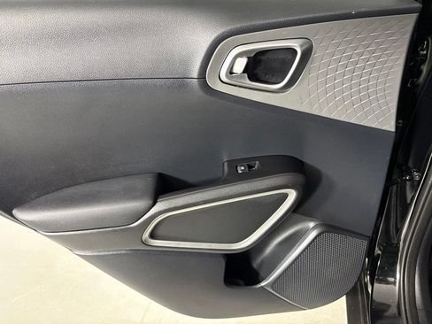 Used 2024 Kia Soul LX w/ Option Group 015 FWD image 33