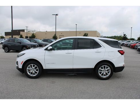 Used 2023 Chevrolet Equinox LT image 2
