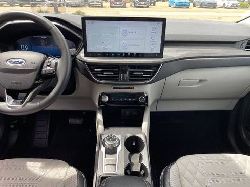 Certified 2023 Ford Escape Platinum w/ Premium Technology Package AWD/4WD image 12