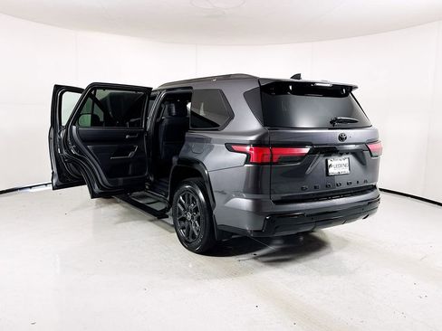 Used 2024 Toyota Sequoia Platinum AWD/4WD image 27