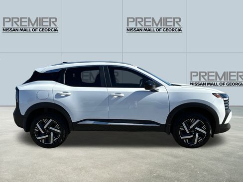 Used 2026 Nissan Kicks SV image 4