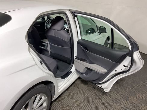 Used 2022 Toyota Camry LE FWD image 31