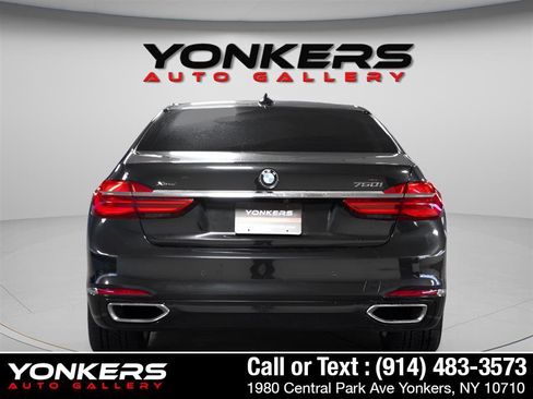 Used 2019 BMW 750i xDrive w/ Executive Package image 9