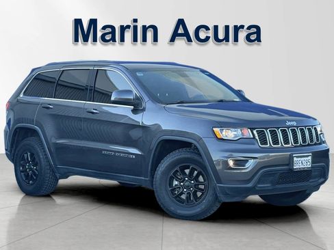 Used 2020 Jeep Grand Cherokee Laredo image 1