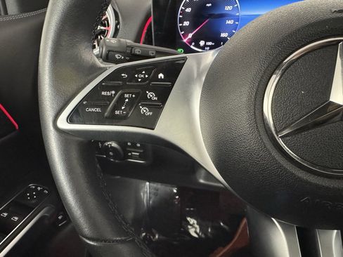 Certified 2025 Mercedes-Benz GLB 250 4MATIC image 31