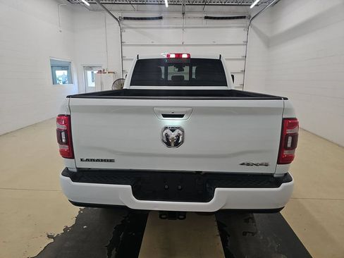 Used 2024 RAM 2500 Laramie AWD/4WD image 9