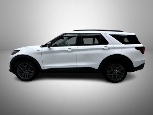 Used 2025 Ford Explorer ST-Line w/ ST-Line Street Pack image 8